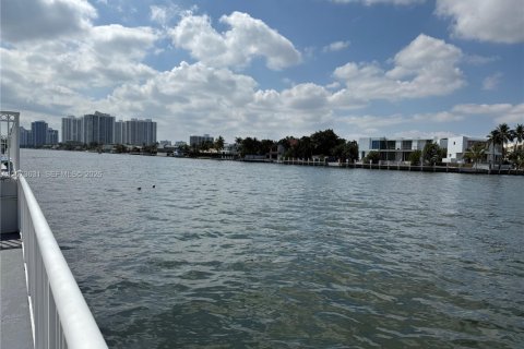 Copropriété à louer à Hallandale Beach, Floride: 1 chambre, 65.03 m2 № 2352810 - photo 24