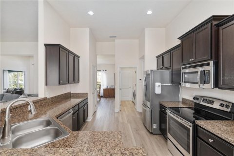 House in Ocala, Florida 4 bedrooms, 215.9 sq.m. № 2101591 - photo 14