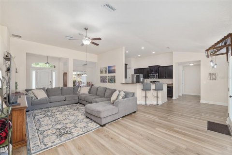 House in Ocala, Florida 4 bedrooms, 215.9 sq.m. № 2101591 - photo 7