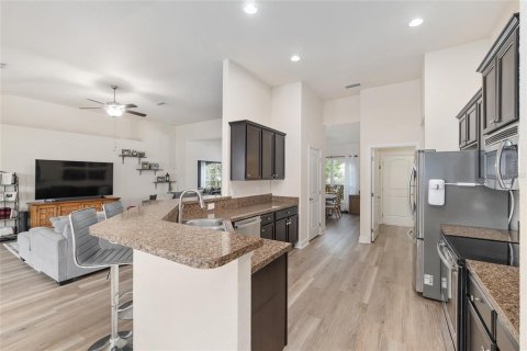 House in Ocala, Florida 4 bedrooms, 215.9 sq.m. № 2101591 - photo 13