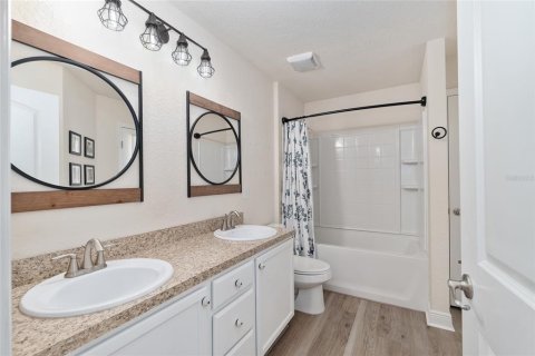 House in Ocala, Florida 4 bedrooms, 215.9 sq.m. № 2101591 - photo 28