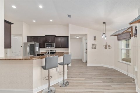 House in Ocala, Florida 4 bedrooms, 215.9 sq.m. № 2101591 - photo 10