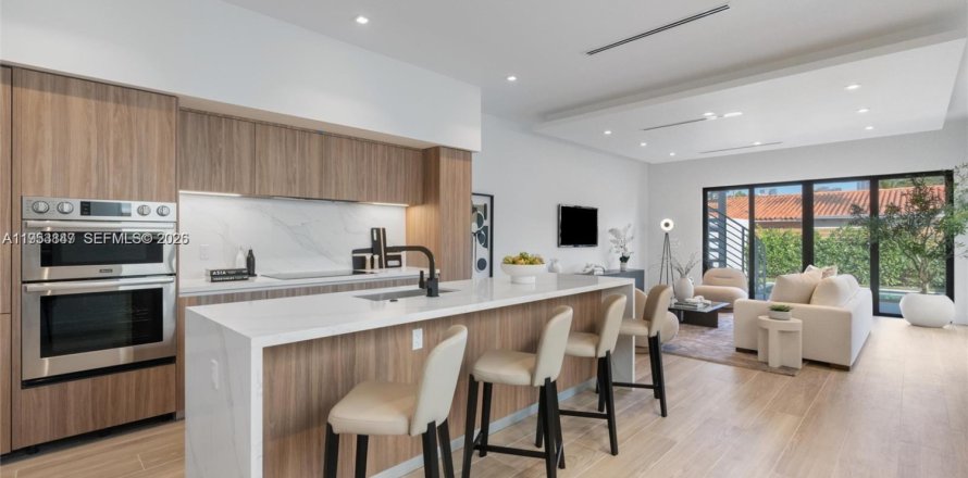 Таунхаус в Майами, Флорида 3 спальни, 195.84м2 № 2009074