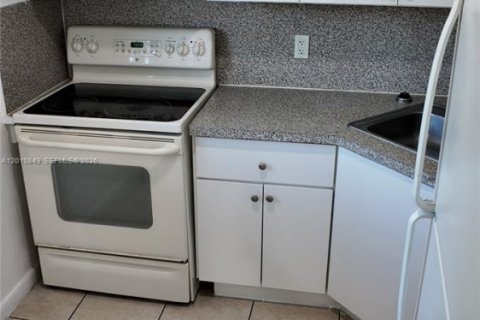 Apartment in Cutler Bay, Florida 1 bedroom, 40372.35 sq.m. № 2171068 - photo 2