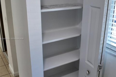 Apartment in Cutler Bay, Florida 1 bedroom, 40372.35 sq.m. № 2171068 - photo 3