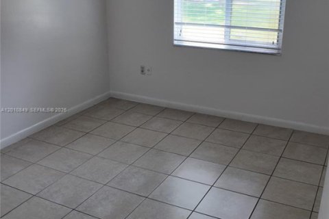 Apartment in Cutler Bay, Florida 1 bedroom, 40372.35 sq.m. № 2171068 - photo 8