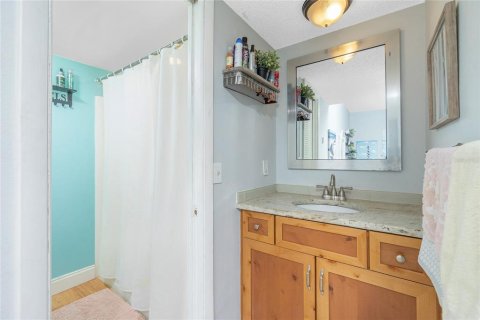 Condo in Englewood, Florida, 2 bedrooms № 2091898 - photo 13