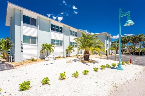 Condo in Englewood, Florida, 2 bedrooms № 2091898 - photo 4