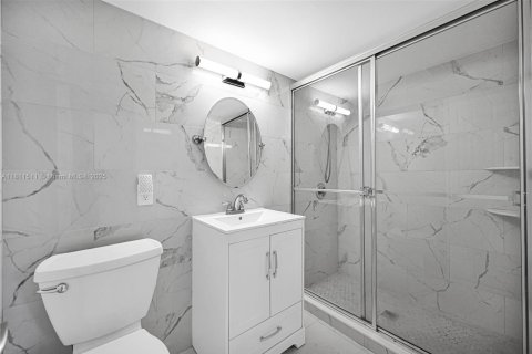 Condo in Pompano Beach, Florida, 2 bedrooms  № 1752061 - photo 24
