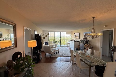 Condominio en alquiler en Miami, Florida, 2 dormitorios, 113.25 m2 № 2030608 - foto 5