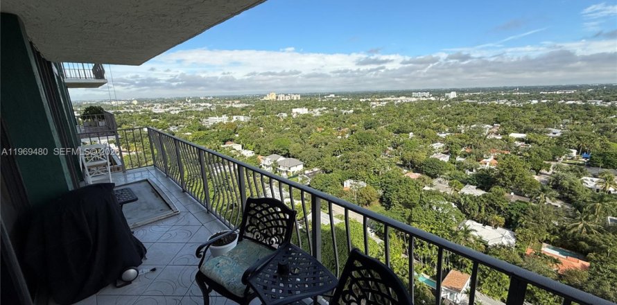 Condominio en Miami, Florida, 2 dormitorios  № 2030608