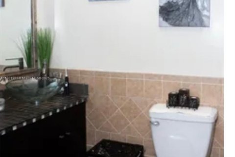 House in Davie, Florida 3 bedrooms, 113.53 sq.m. № 1874665 - photo 10