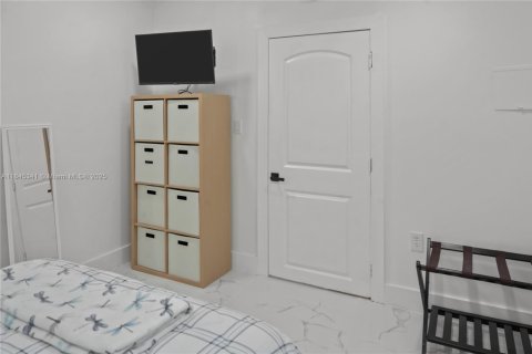 Villa ou maison à louer à Miami, Floride: 5 chambres, 209.12 m2 № 1940627 - photo 28