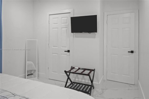 Villa ou maison à louer à Miami, Floride: 5 chambres, 209.12 m2 № 1940627 - photo 7