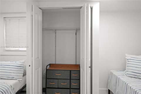 Villa ou maison à louer à Miami, Floride: 5 chambres, 209.12 m2 № 1940627 - photo 9
