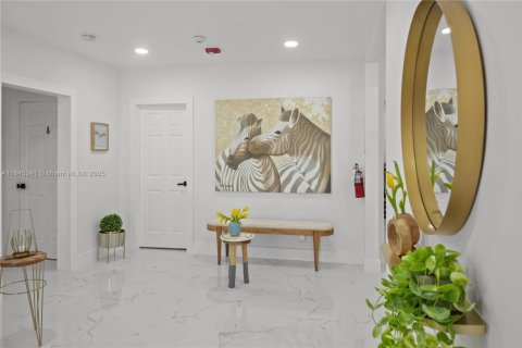 Villa ou maison à louer à Miami, Floride: 5 chambres, 209.12 m2 № 1940627 - photo 3