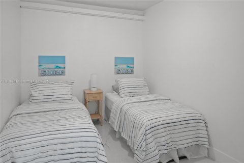 Villa ou maison à louer à Miami, Floride: 5 chambres, 209.12 m2 № 1940627 - photo 27
