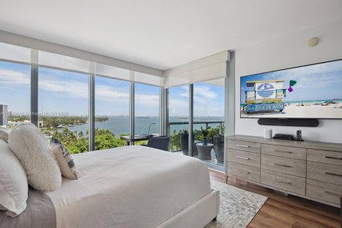 Condo in Miami, Florida, 2 bedrooms  № 1852028 - photo 8