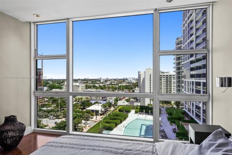Condo in Miami Beach, Florida, 1 bedroom № 1959939 - photo 16