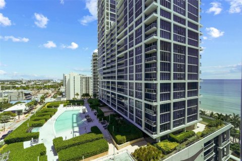 Condo in Miami Beach, Florida, 1 bedroom № 1959939 - photo 27