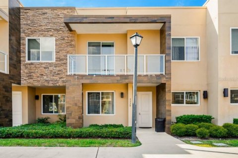 Townhouse in Kissimmee, Florida 4 bedrooms, 222.59 sq.m. № 1620551 - photo 1
