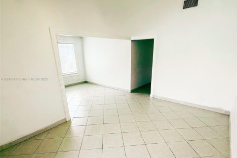 Condo in West Palm Beach, Florida, 2 bedrooms  № 1814038 - photo 12