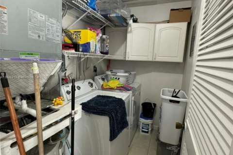 Condo in West Palm Beach, Florida, 2 bedrooms  № 1814038 - photo 11