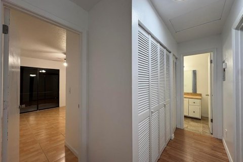 Снять в аренду кондоминиум в Киссимми, Флорида 3 комнаты, 87.14м2, № 2097501 - фото 13