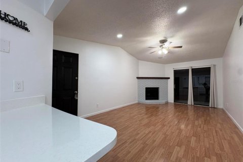 Снять в аренду кондоминиум в Киссимми, Флорида 3 комнаты, 87.14м2, № 2097501 - фото 2