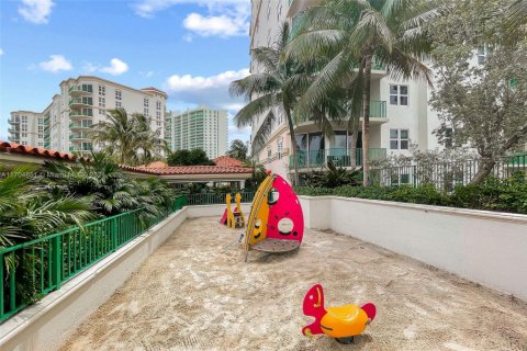 Condominio en venta en Aventura, Florida, 2 dormitorios, 121.89 m2 № 2034429 - foto 25