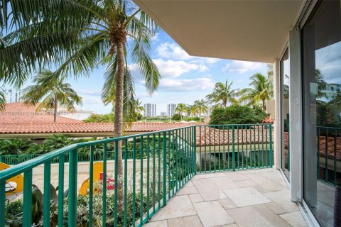 Condominio en venta en Aventura, Florida, 2 dormitorios, 121.89 m2 № 2034429 - foto 2