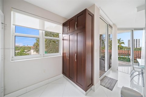 Condominio en venta en Aventura, Florida, 2 dormitorios, 121.89 m2 № 2034429 - foto 14