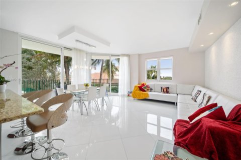Condominio en venta en Aventura, Florida, 2 dormitorios, 121.89 m2 № 2034429 - foto 10