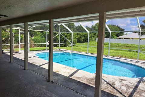 Villa ou maison à vendre à Port St. Lucie, Floride: 3 chambres, 152.17 m2 № 2401413 - photo 14