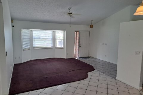 Villa ou maison à vendre à Port St. Lucie, Floride: 3 chambres, 152.17 m2 № 2401413 - photo 3