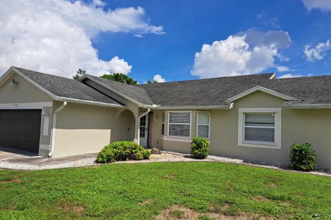 Villa ou maison à Port St. Lucie, Floride 3 chambres, 152.17 m2 № 2401413