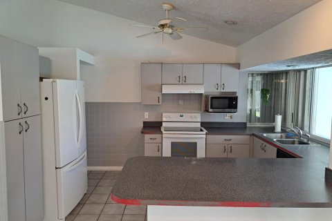 Villa ou maison à vendre à Port St. Lucie, Floride: 3 chambres, 152.17 m2 № 2401413 - photo 5