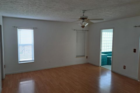Villa ou maison à vendre à Port St. Lucie, Floride: 3 chambres, 152.17 m2 № 2401413 - photo 10