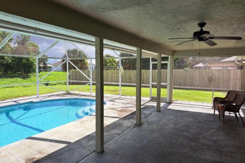 Villa ou maison à vendre à Port St. Lucie, Floride: 3 chambres, 152.17 m2 № 2401413 - photo 15