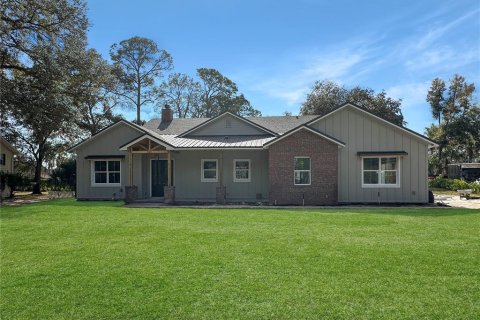 House in Apopka, Florida 4 bedrooms, 199.74 sq.m. № 2130573