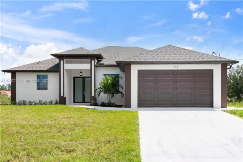 Villa ou maison à vendre à Lehigh Acres, Floride: 4 chambres, 141.4 m2 № 1950502 - photo 1
