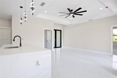 Villa ou maison à vendre à Lehigh Acres, Floride: 4 chambres, 141.4 m2 № 1950502 - photo 13