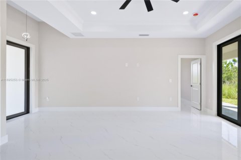 Villa ou maison à vendre à Lehigh Acres, Floride: 4 chambres, 141.4 m2 № 1950502 - photo 15
