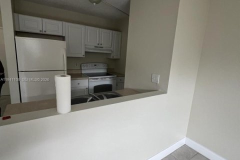 Condominio en alquiler en Coral Springs, Florida, 43.48 m2 № 1997847 - foto 6