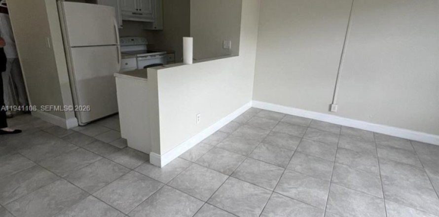 Estudio en el Condominio en Coral Springs, Florida  № 1997847