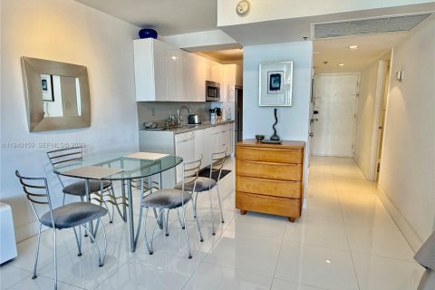 Condominio en alquiler en Miami Beach, Florida, 51.1 m2 № 2154802 - foto 10