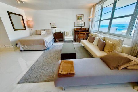 Studio à Condo à Miami Beach, Floride  № 2154802