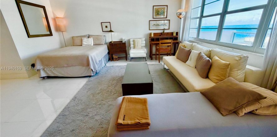 Estudio en el Condominio en Miami Beach, Florida  № 2154802