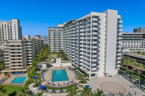 Condominio en alquiler en Miami Beach, Florida, 51.1 m2 № 2154802 - foto 30