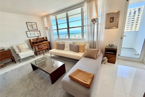 Condominio en alquiler en Miami Beach, Florida, 51.1 m2 № 2154802 - foto 6